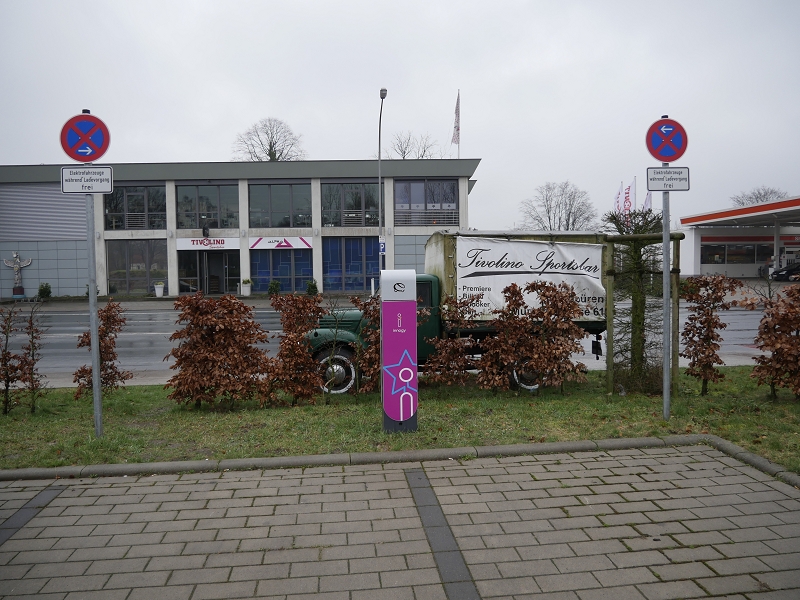 Ibbenbürens erste Stromtankstelle für Elektroautos an der Münsterstraße